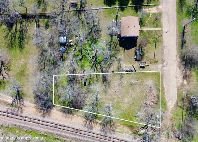 Property at 100 Rogers St, Mcgregor, TX 76657