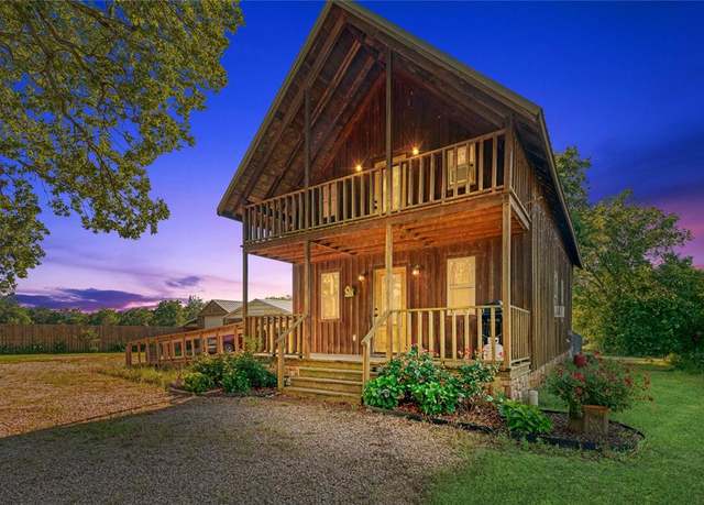 Property at 700 County Road 13200, Blossom, TX 75416, 2 beds, 1.5 baths