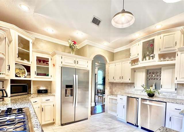 Property at 1450 Meandering Way, Rockwall, TX 75087, 4 beds, 2.5 baths