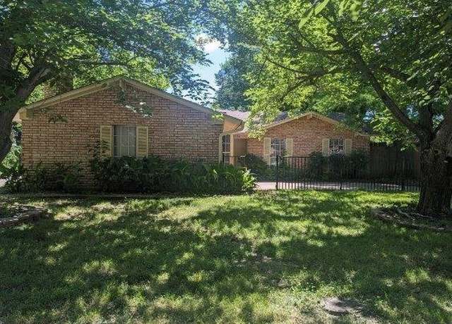 Property at 2732 Foxcroft Cir, Denton, TX 76209, 3 beds, 2 baths