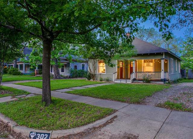 Property at 302 N Willomet Ave, Dallas, TX 75208, 2 beds, 2 baths
