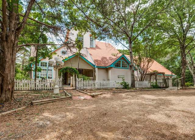 Property at 440 Robin Rd, Cedar Hill, TX 75104, 3 beds, 3 baths
