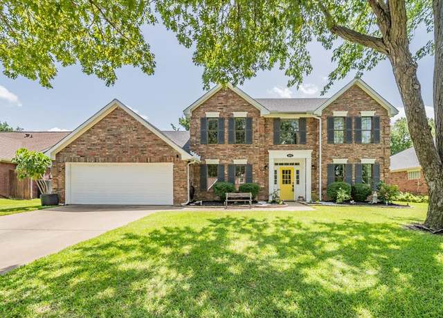Property at 4153 Mapleridge Dr, Grapevine, TX 76051, 4 beds, 2.5 baths