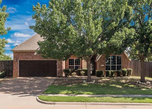 Property at 2309 Ranch House Dr, Denton, TX 76210, 3 beds, 2 baths