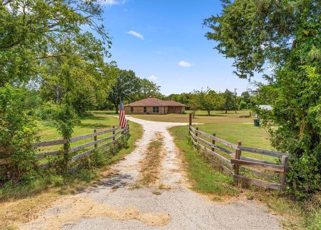 Property at 2569 Fm-55, Barry, TX 75102, 4 beds, 2 baths