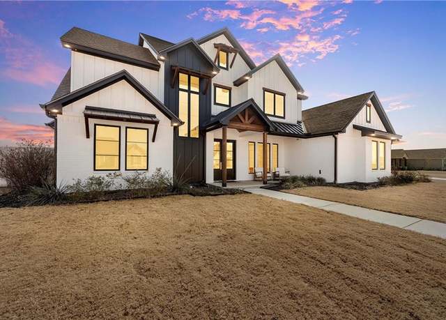 Property at 612 Lindsay Ln, Robinson, TX 76706, 5 beds, 4.5 baths