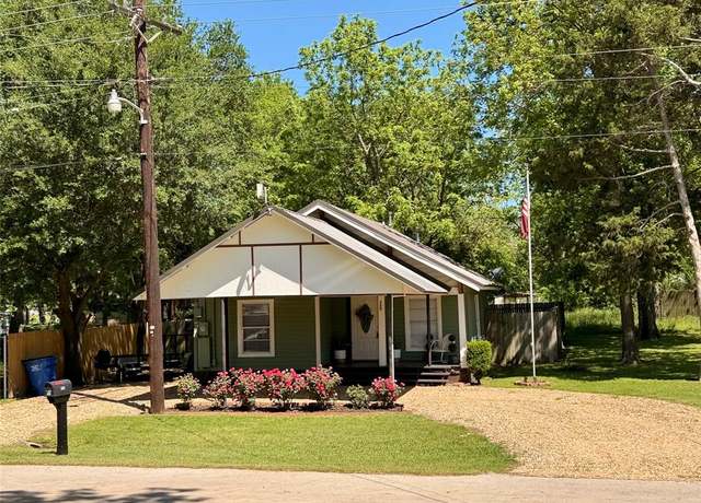 Property at 710 W Hill St, Grand Saline, TX 75140, 2 beds, 2 baths
