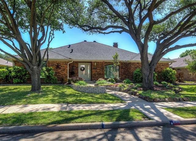 Property at 1402 Camelot Ln, Rowlett, TX 75088, 3 beds, 3 baths