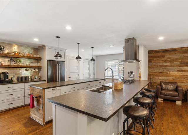 Property at 9130 Vinewood Dr, Dallas, TX 75228, 3 beds, 2 baths