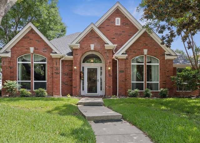 Property at 2001 Elm Creek Ln, Flower Mound, TX 75028, 3 beds, 2 baths