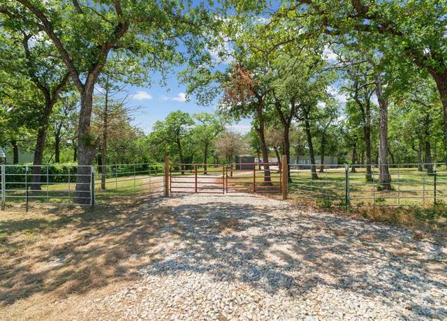 Property at 1385 Cr-1340, Chico, TX 76431