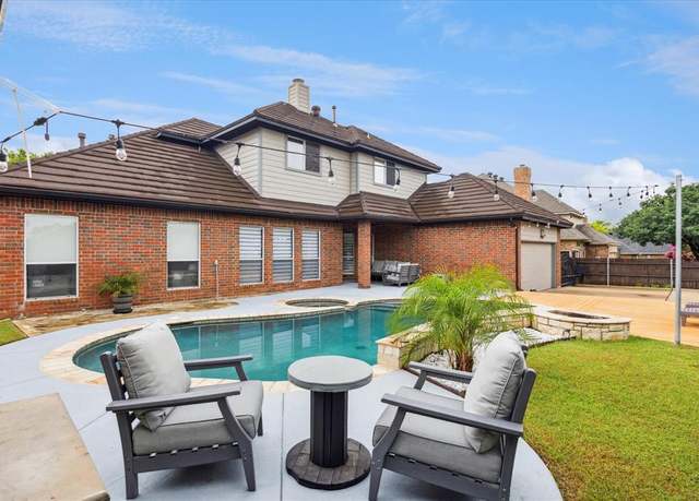 Property at 312 Springhill Dr, Hurst, TX 76054, 4 beds, 2.5 baths