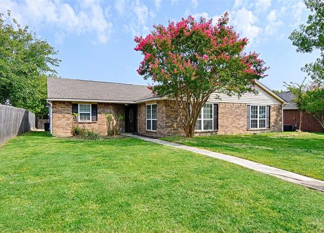 Property at 1301 Devonshire Ln, Mesquite, TX 75150, 3 beds, 2 baths