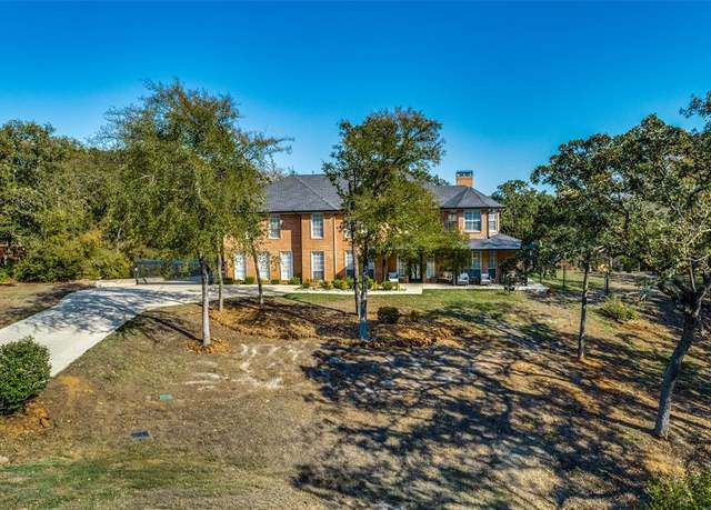 Property at 840 Lake Park Dr, Oak Point, TX 75068, 5 beds, 3 baths