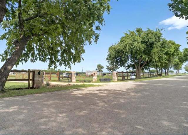 Property at 14402 Stice Rd, Krum, TX 76249, 5 beds, 3.5 baths
