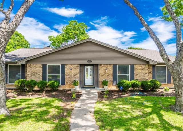 Property at 1009 Rocky Canyon Rd, Arlington, TX 76012, 4 beds, 2.5 baths