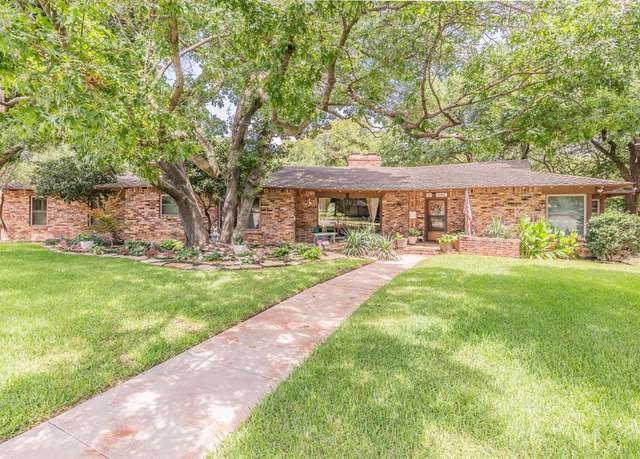 Property at 4200 Westmont Ct, Fort Worth, TX 76109, 5 beds, 3 baths