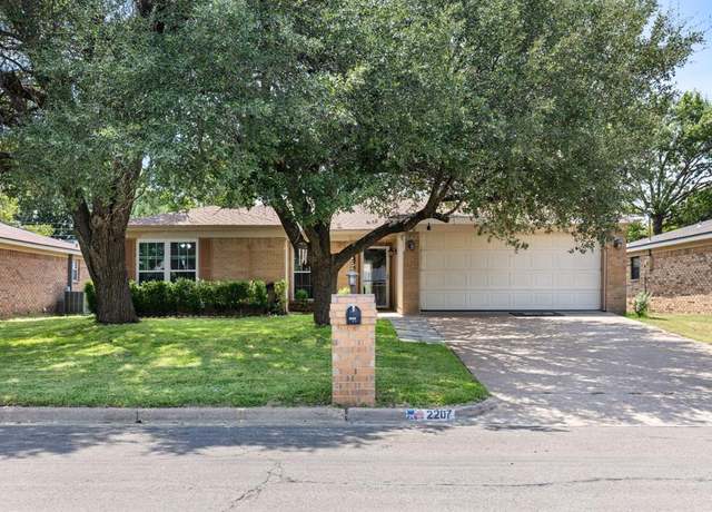 Property at 2207 Skylark Dr, Woodway, TX 76712, 3 beds, 2 baths
