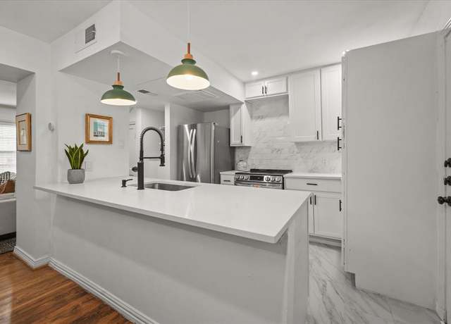 Property at 6433 Bordeaux Ave, Dallas, TX 75209, 2 beds, 1 bath