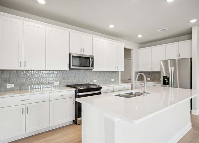 Property at 6644 Stone Elm Ln, Fort Worth, TX 76036, 4 beds, 3.5 baths