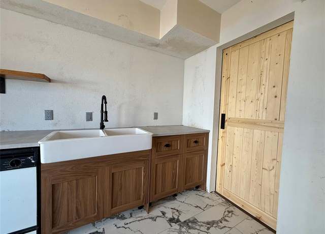 Property at 7830 Meadow Park Dr #209, Dallas, TX 75230, 2 beds, 1.5 baths