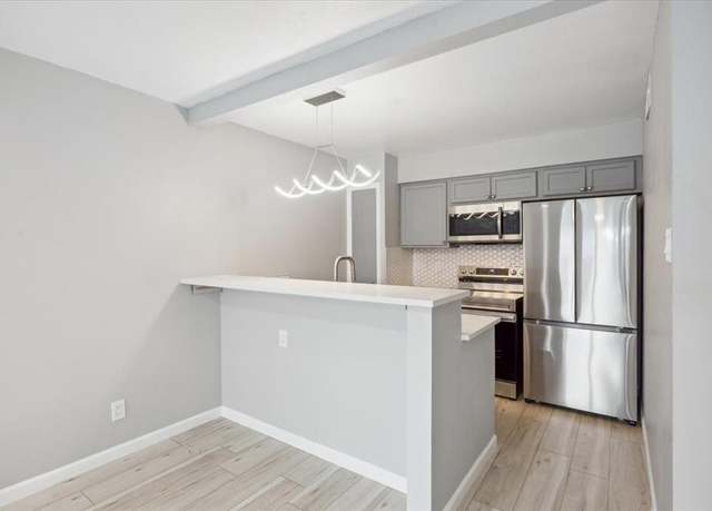 Property at 4837 Cedar Springs Rd #321, Dallas, TX 75219, 1 bed, 1 bath