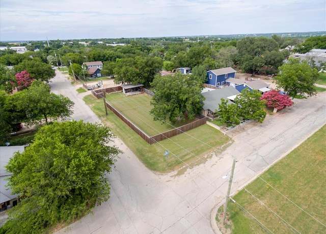 Property at 201 E 7th St, Weatherford, TX 76086