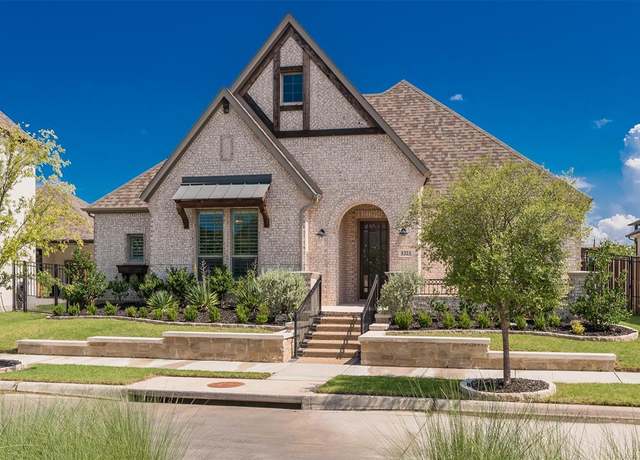 Property at 1323 English Setter Dr, Arlington, TX 76005, 4 beds, 3.5 baths