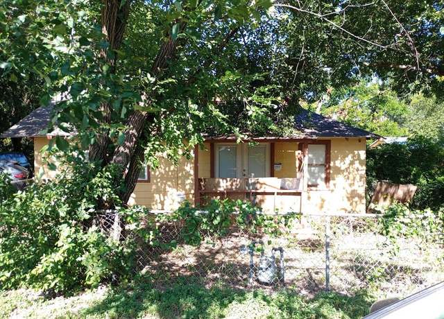 Property at 2104 Taft St, Fort Worth, TX 76103, 4 beds, 3 baths