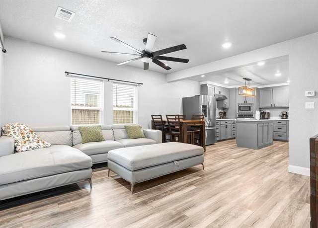 Property at 216 Craig St, Hillsboro, TX 76645, 3 beds, 2 baths