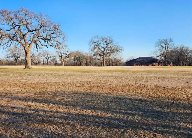Property at 126 Diamond Oaks Dr, Nocona, TX 76255
