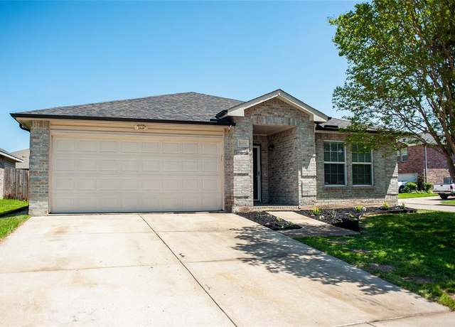 Property at 16900 Fenwick Ct, Fort Worth, TX 76247, 4 beds, 2 baths