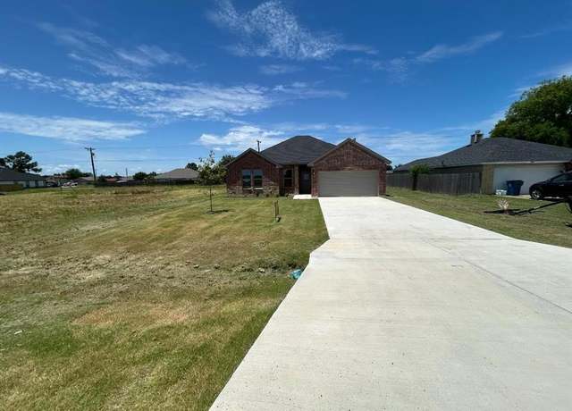 Property at 905 Harbor Point Rd, Gun Barrel City, TX 75156, 4 beds, 2 baths