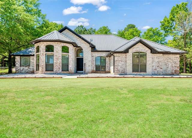 Property at 18 County Road 43400, Paris, TX 75462, 4 beds, 2 baths