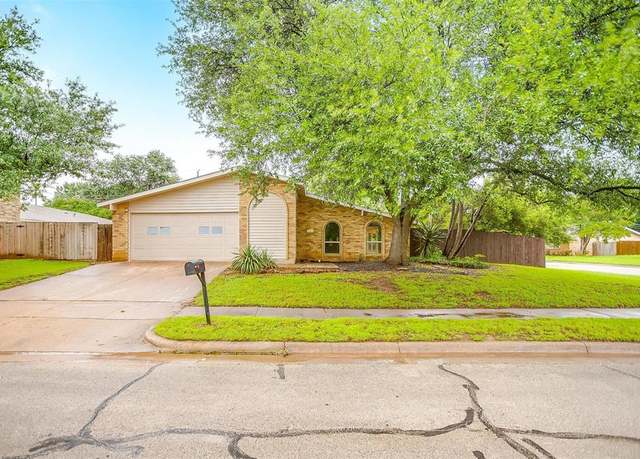 Property at 721 Spring Forest Dr, Bedford, TX 76021, 3 beds, 2 baths