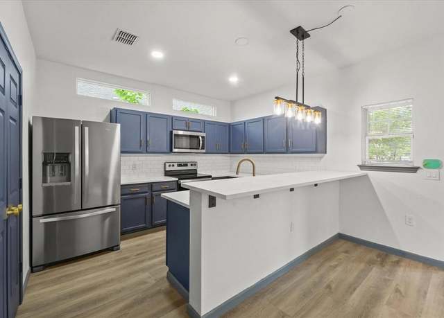 Property at 4706 Spring Ave, Dallas, TX 75210, 3 beds, 2 baths