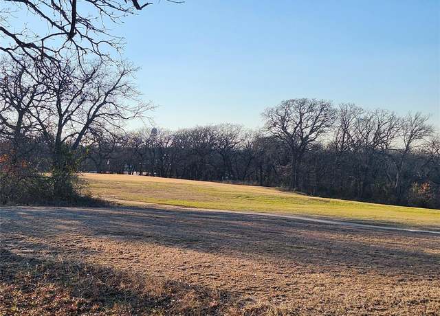 Property at 129 Diamond Oaks Dr, Nocona, TX 76255