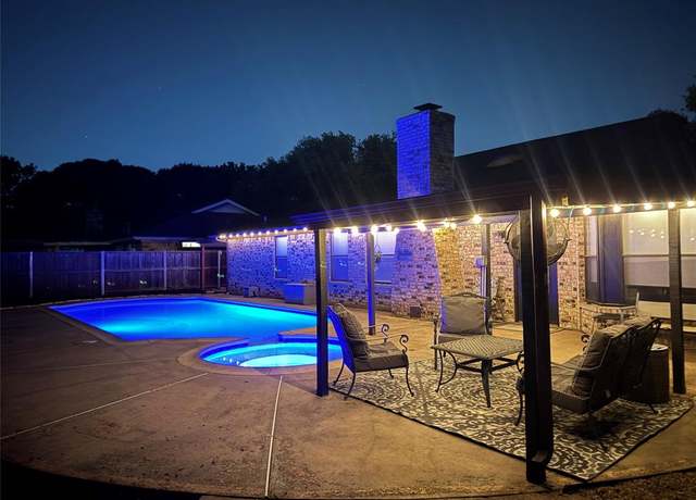 Property at 7108 Bermuda Ct, North Richland Hills, TX 76180, 3 beds, 2 baths