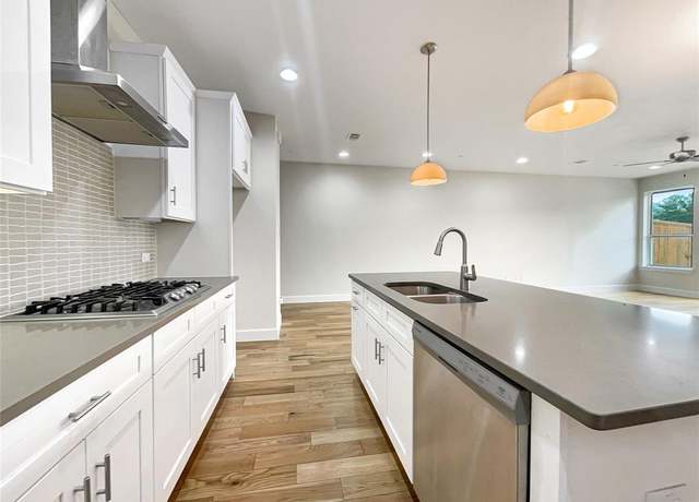Property at 5704 Woodlands Dr, The Colony, TX 75056, 3 beds, 2.5 baths