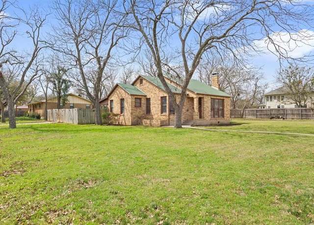Property at 713 S Van Buren St, Mcgregor, TX 76657, 3 beds, 1 bath