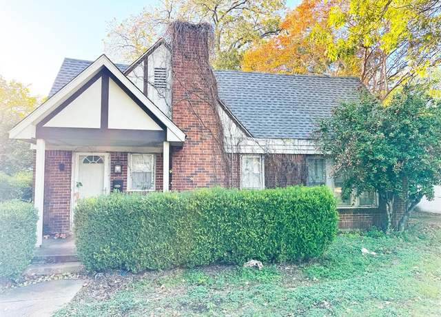 Property at 2216 Carleton Ave, Fort Worth, TX 76107, 4 beds, 2 baths