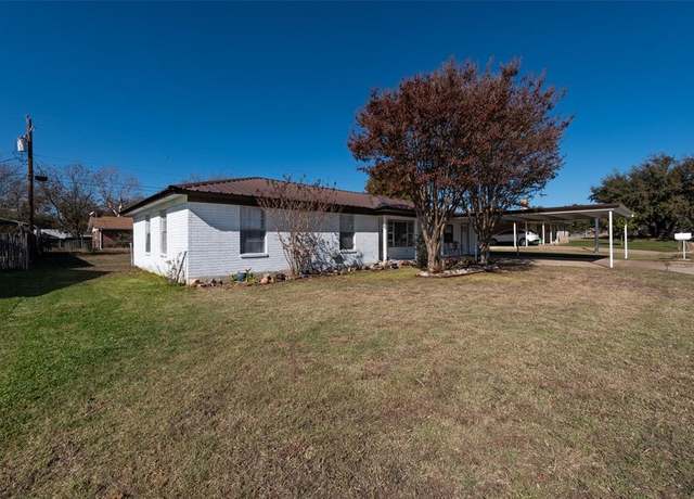 Property at 403 Sherry Lee Ln, Hamilton, TX 76531, 3 beds, 1.5 baths