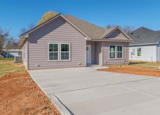 Property at 709 3rd St, Bridgeport, TX 76426, 3 beds, 2 baths