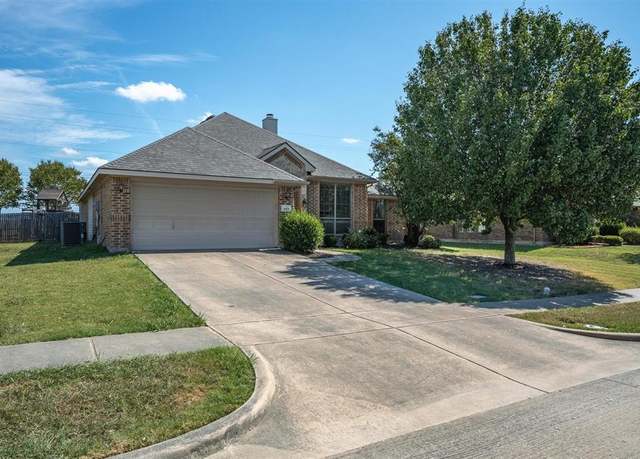 Property at 107 Stoneridge Dr, Crandall, TX 75114, 3 beds, 2 baths