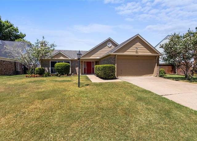 Property at 4447 Wheeler St, Grand Prairie, TX 75052, 3 beds, 2 baths