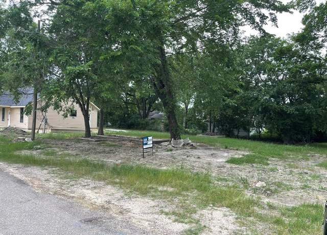 Property at 130 S Manson St, Wolfe City, TX 75496