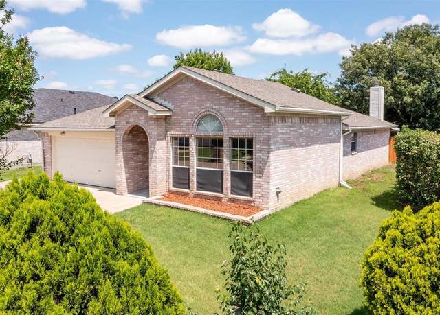 Property at 10212 Brea Canyon Rd, Fort Worth, TX 76108, 3 beds, 2 baths
