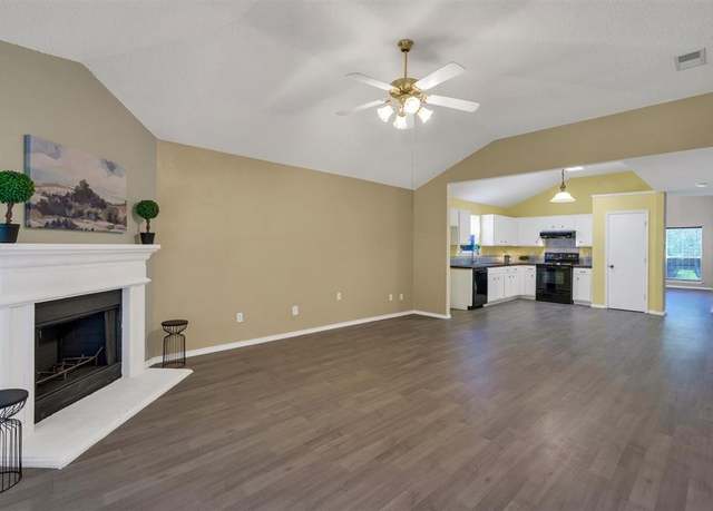 Property at 10212 Brea Canyon Rd, Fort Worth, TX 76108, 3 beds, 2 baths