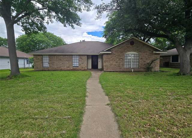 Property at 925 Shell Ln, Lancaster, TX 75146, 3 beds, 2 baths