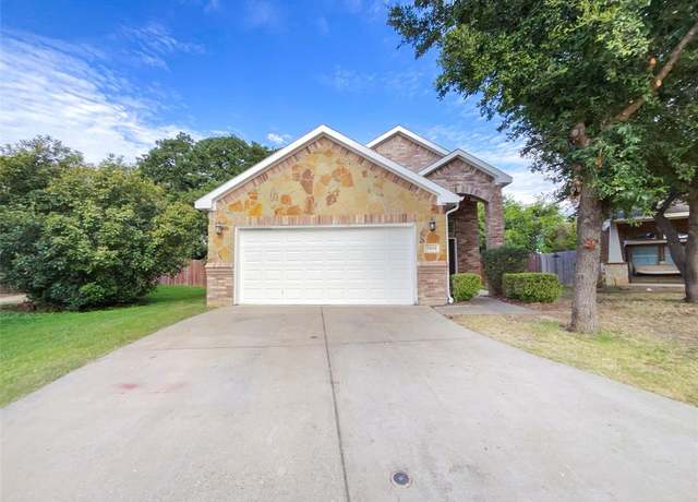 Property at 5804 Grenada Ct, Fort Worth, TX 76119, 4 beds, 2.5 baths